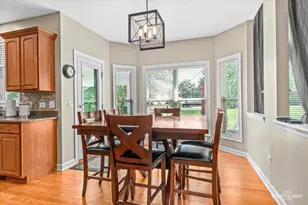 506 Simsbury Ct, Oswego, IL 60543 - Photo 10