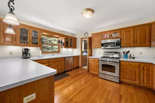1239 Yorkshire Dr S, Sycamore, IL 60178 - Photo 10