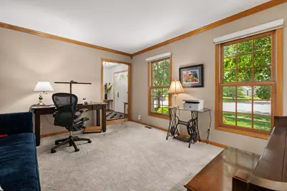 1239 Yorkshire Drive S, Sycamore, IL 60178 - Photo 8