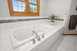 1239 Yorkshire Dr S, Sycamore, IL 60178 - Photo 24