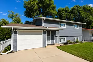 1241 S Elmwood Ave, Waukegan, IL 60085 - Photo 1