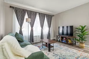 816 W St James St, Arlington Heights, IL 60005 - Photo 8