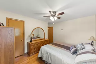 261 S Mayfair Pl, Chicago Heights, IL 60411 - Photo 10