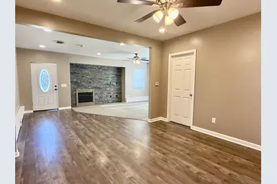 437 10th Place, Lasalle, IL 61301 - Photo 2