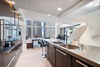 161 E Chicago Avenue #24-02, Chicago, IL 60611 - Photo 10