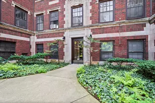 906 Oakton St, Evanston, IL 60202 - Photo 1