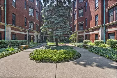 906 Oakton Street #2, Evanston, IL 60202 - Photo 2