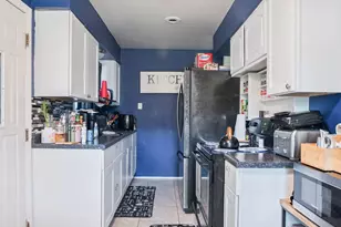 18W133 Kirkland Ln, Villa Park, IL 60181 - Photo 4