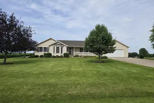 2930 N 1200 East Rd, Clifton, IL 60927 - Photo 2