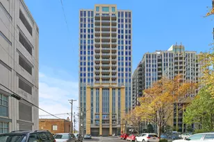 700 N Larrabee St, Chicago, IL 60654 - Photo 1