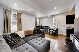 2044 N Winchester Ave, Chicago, IL 60614 - Photo 2