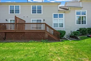 1058 E Danbury Dr, Cary, IL 60013 - Photo 2