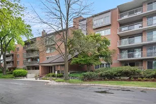 44 Park Ln, Park Ridge, IL 60068 - Photo 1