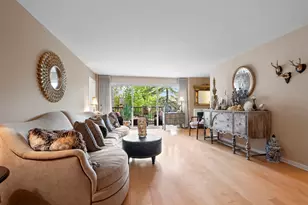 44 Park Ln, Park Ridge, IL 60068 - Photo 2