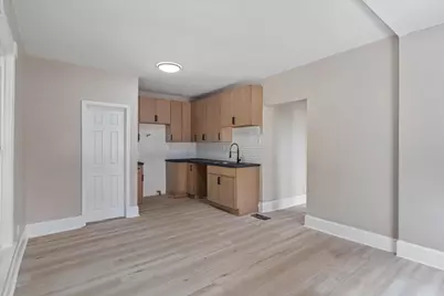 649 Wellington Avenue, Elgin, IL 60120 - Photo 12