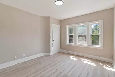 649 Wellington Avenue, Elgin, IL 60120 - Photo 10