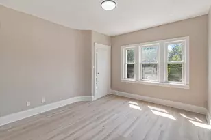 649 Wellington Ave, Elgin, IL 60120 - Photo 10