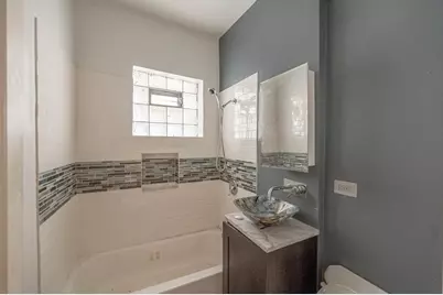 1427 E 66th Place, Chicago, IL 60637 - Photo 14
