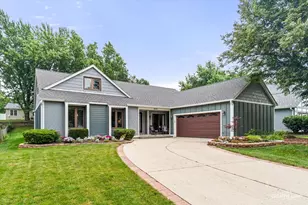 8409 Mending Wall Dr, Woodridge, IL 60517 - Photo 1