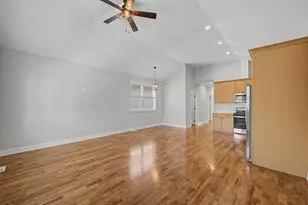 555 N Springfield Ave, Chicago, IL 60624 - Photo 4