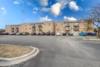 147 W Elk Trail #147, Carol Stream, IL 60188 - Photo 6