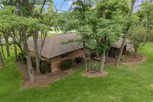 7 Timber Creek Dr, Yorkville, IL 60560 - Photo 4