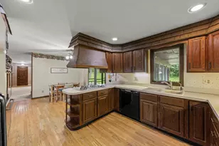 7 Timber Creek Dr, Yorkville, IL 60560 - Photo 14