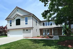 1000 E Ardyce Ln, Mount Prospect, IL 60056 - Photo 1