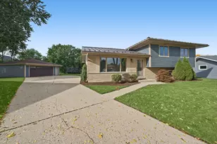 740 Terrace Ct, Schaumburg, IL 60193 - Photo 2