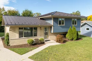 740 Terrace Ct, Schaumburg, IL 60193 - Photo 1