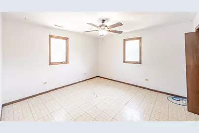 14947 Hamlin Avenue, Midlothian, IL 60445 - Photo 12