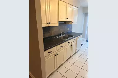 500 W Huntington Commons Road #255, Mount Prospect, IL 60056 - Photo 4
