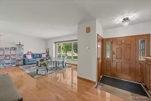163 S Circle Ave, Bloomingdale, IL 60108 - Photo 6