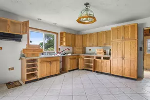 9836 E Maize Rd, Ridott, IL 61067 - Photo 8