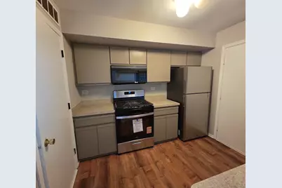 407 Trenton Court, Aurora, IL 60504 - Photo 4