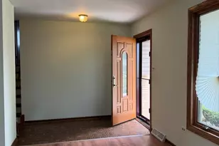 8120 Christeen Dr, Justice, IL 60458 - Photo 2