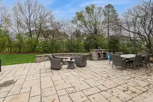 445 Blue Ash Dr, Buffalo Grove, IL 60089 - Photo 24