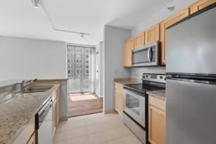 222 N Columbus Dr, Chicago, IL 60601 - Photo 18