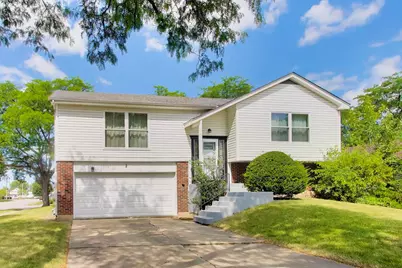 2 Oakmont Court, Streamwood, IL 60107 - Photo 1