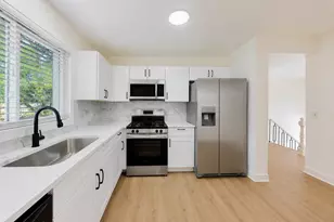 2 Oakmont Ct, Streamwood, IL 60107 - Photo 10