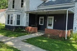 208 E Second St, Leaf River, IL 61047 - Photo 2