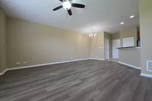 207 Springbrook Trail S, Oswego, IL 60543 - Photo 2