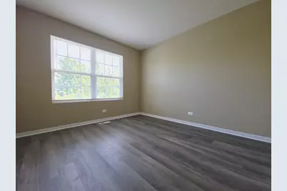 207 Springbrook Trail S, Oswego, IL 60543 - Photo 10
