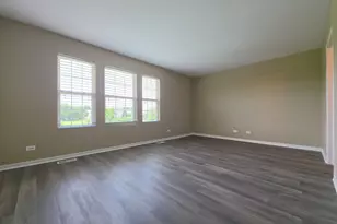 207 Springbrook Trail S, Oswego, IL 60543 - Photo 6