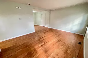 808 Sunset Cir, Streamwood, IL 60107 - Photo 2