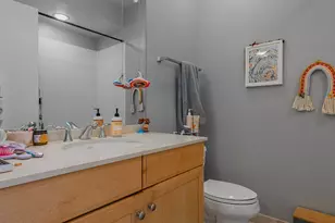 127 E 18th St, Chicago, IL 60616 - Photo 10