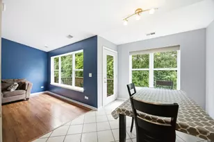 383 Woodview Cir, Elgin, IL 60120 - Photo 2