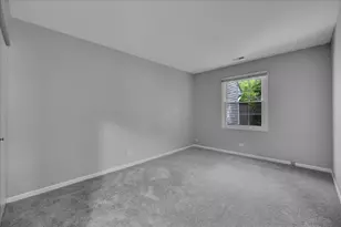 1049 Oswego Rd, Naperville, IL 60540 - Photo 20