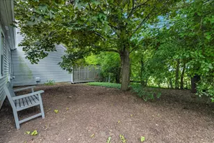 1049 Oswego Rd, Naperville, IL 60540 - Photo 26