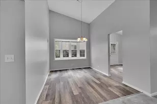 1049 Oswego Rd, Naperville, IL 60540 - Photo 10